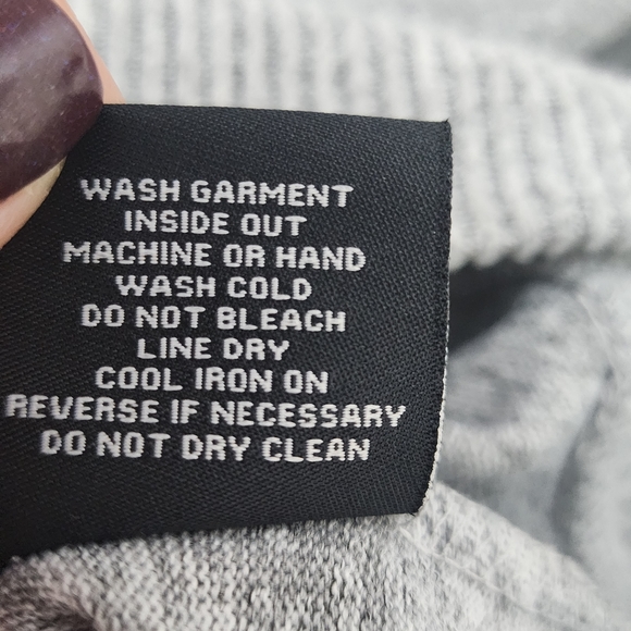 Kiss & Fly Gray Polka-Dot Christmas Sweatshirt, Size Small - Picture 8 of 11